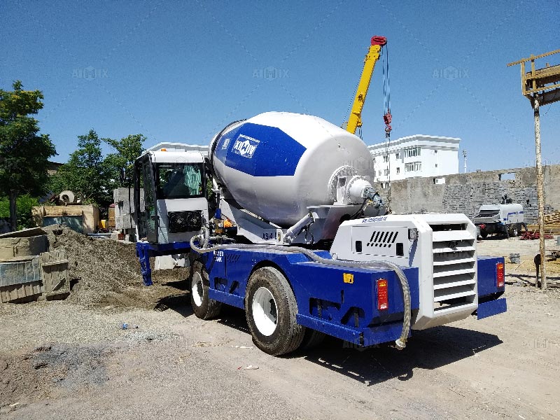Self-Loading Concrete Mixer and Trailer Concrete Pump