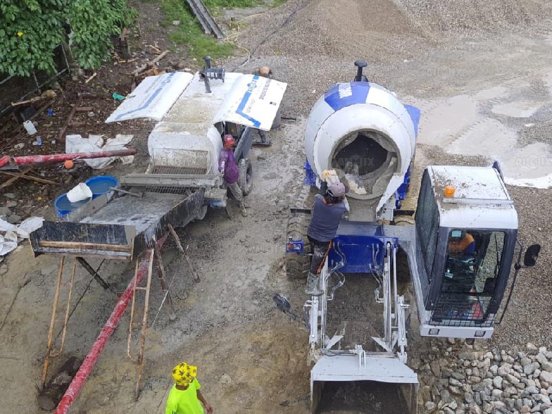 Self-Loading Concrete Mixer with Concrete Pump Solution